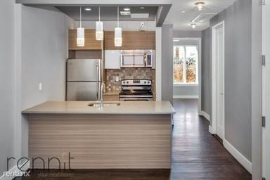 Main picture of 577 Van Buren St