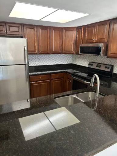 Main picture of 1041 Regency Dr