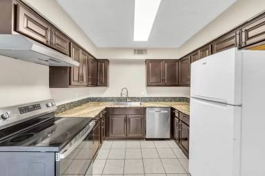 Main picture of 3024 Tudor Ln
