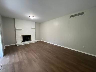 Main picture of 1200 Woodview Dr