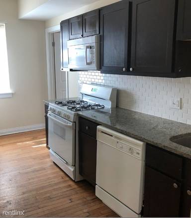 Main picture of 4433 W Fullerton Ave