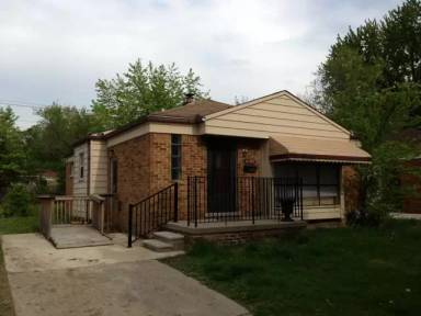 Main picture of 21390 Parklawn St