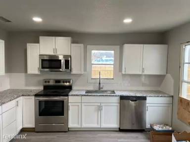 Main picture of 131 N Colbert Ave