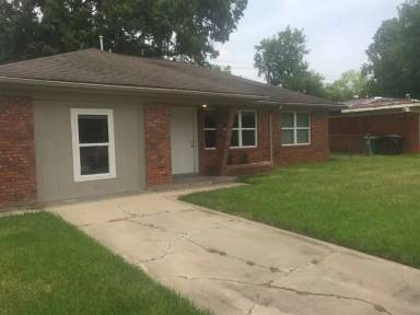 Main picture of 315 E Delz Dr