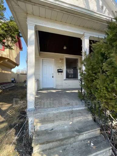 Main picture of 139 Park Ave