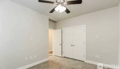 Main picture of 13908 Hutchinson Pl