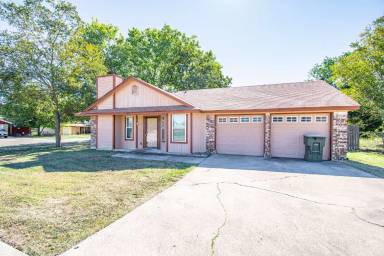 Main picture of 2608 Tracy Cir