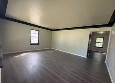 Main picture of 804 Preston Ln