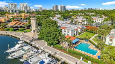 Main picture of 3552 Magellan Cir