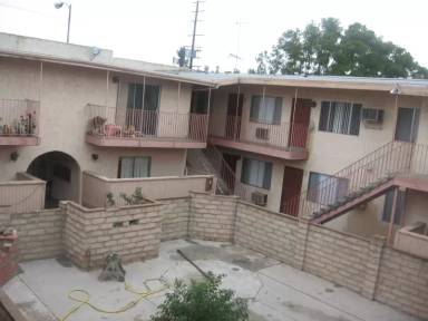 Main picture of 12826 Vanowen St