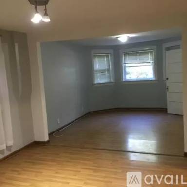 Main picture of 2325 W Iowa St