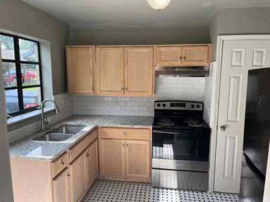 Main picture of 2204 Marshall St