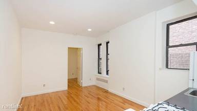 Main picture of 444 East 81st St