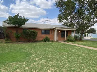 Main picture of 5011 42nd St