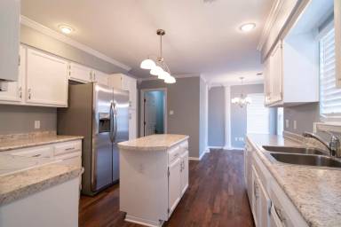 Main picture of 122 Hibiscus Dr