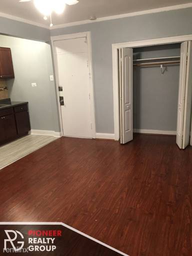 Main picture of 6930,6954,6971,6975 N Greenview Ave Apartments