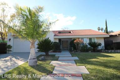 Main picture of 9521 Gladbeck Ave
