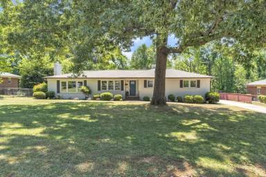 Main picture of 822 Sharonwood Dr