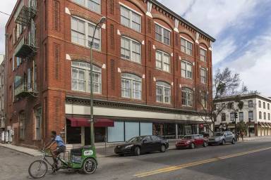 Main picture of 101 Barnard St