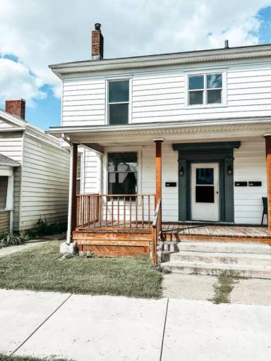 Main picture of 120 E Church St