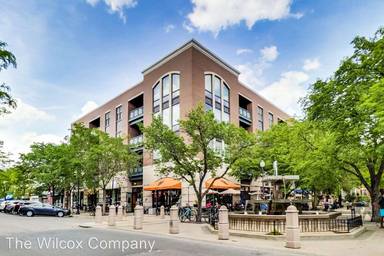 Main picture of 2326 W Giddings St