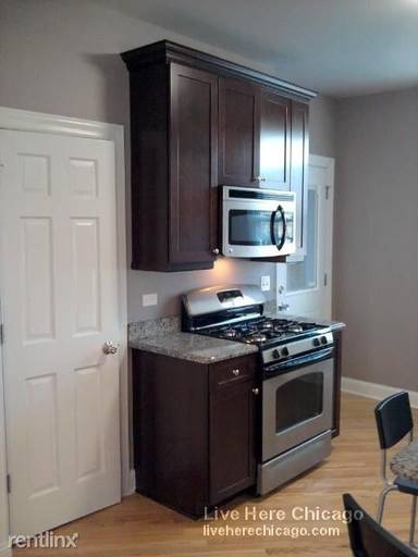 Main picture of 4102 W Addison St