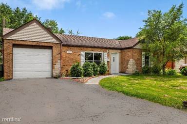 Main picture of 2821 Dempster St