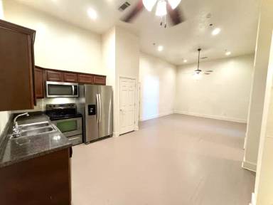 Main picture of 409 Main St