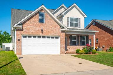 Main picture of 925 Dearborn Ct