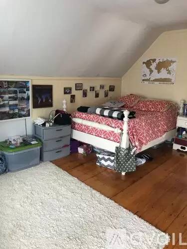 Main picture of 84 Hudson St