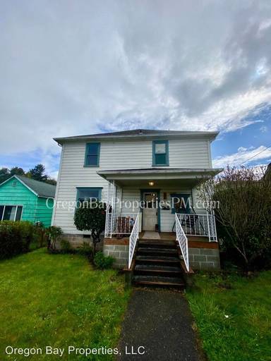 Main picture of 321 Railroad Ave