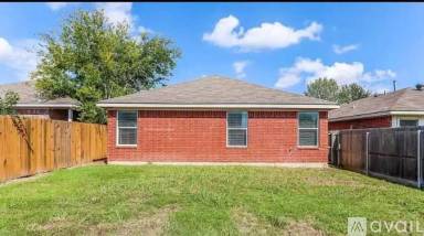 Main picture of 915 Savage Dr