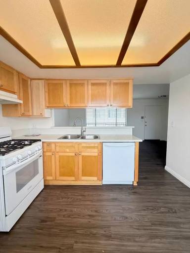 Main picture of 411 Lakewood Cir Apartments