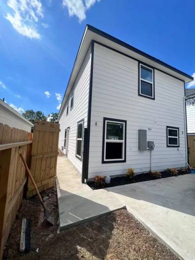 Main picture of 7413 Shotwell St