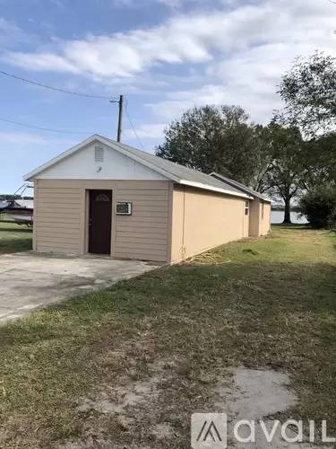 Main picture of 3232 Conine Dr W