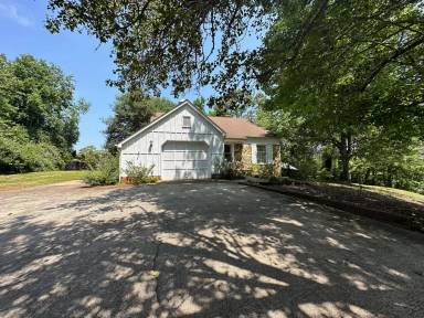 Main picture of 103 Bobolink Dr