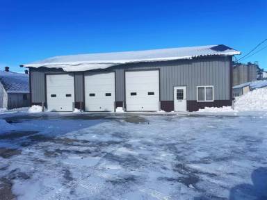 Main picture of 634 E Oshkosh St