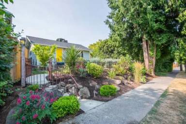 Main picture of 7709 12th Ave SW