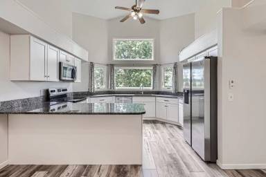 Main picture of 187 W Prestwick Ct