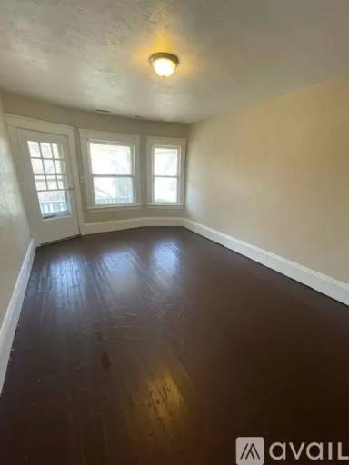 Main picture of 1135 E 74th St