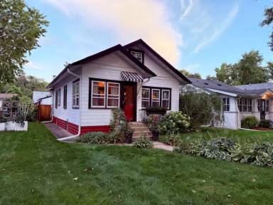 Main picture of 4033 21st Ave S