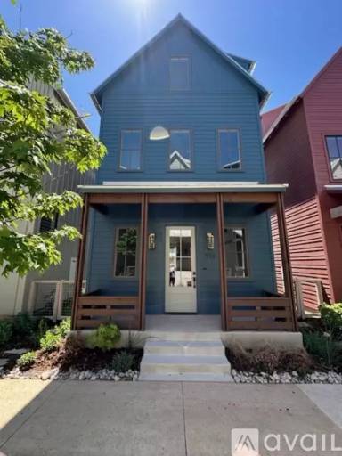 Main picture of 916 Pedalers Ln