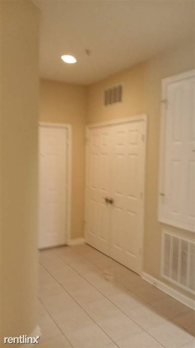 Main picture of VillageWalk