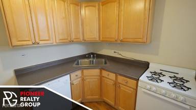 Main picture of 3521-29 N Broadway Apartments