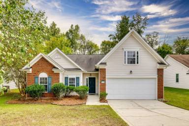 Main picture of 16118 Greybriar Forest Ln