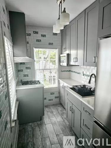 Main picture of 901 White St