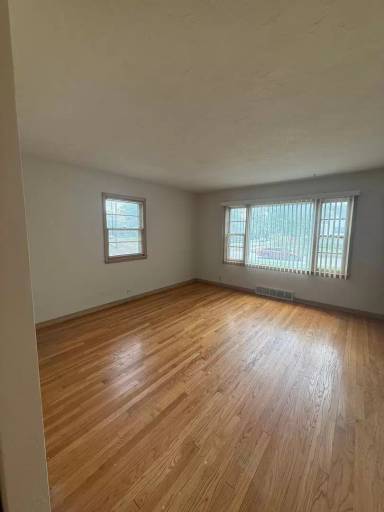 Main picture of 2544 J St