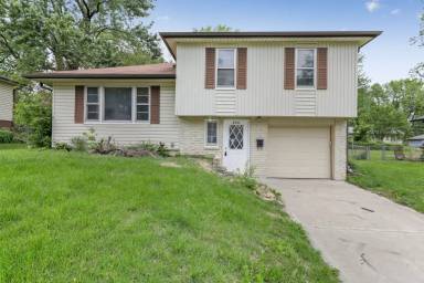 Main picture of 8502 E 109th Ter