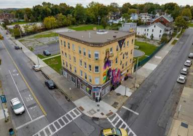 Main picture of 468 Main St