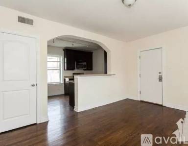 Main picture of 3808 N Sheffield Ave